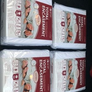 Total encasement mattress covers